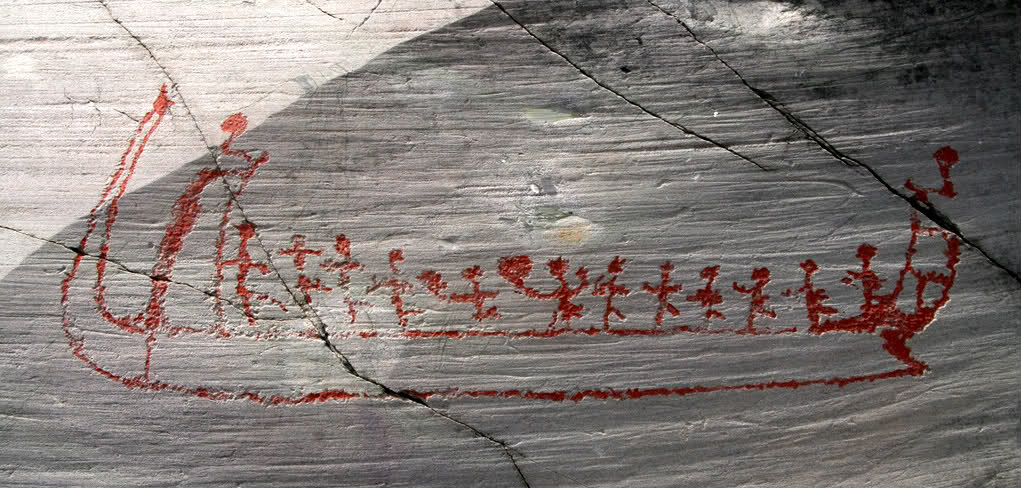 Gravura rupestra din Hjemmeluft, prezentând un vas cu pasageri dansând, zona 14, Apana gård, datand circa 1100-500 i.Hr.